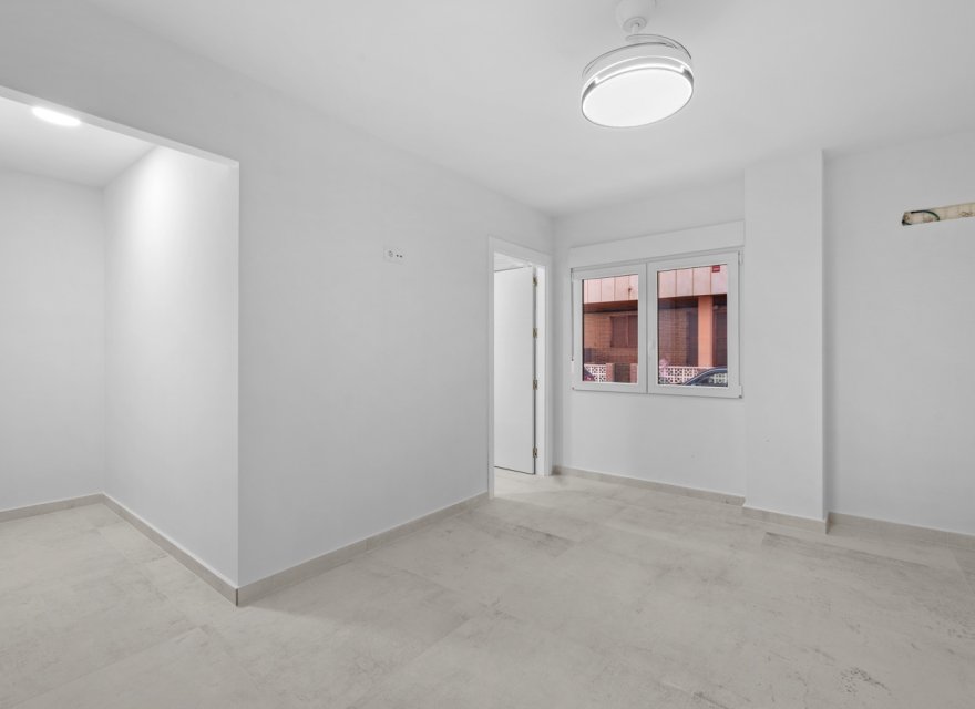 Odsprzedaż - Apartament - Torrevieja - El Acequión - Los Náufragos