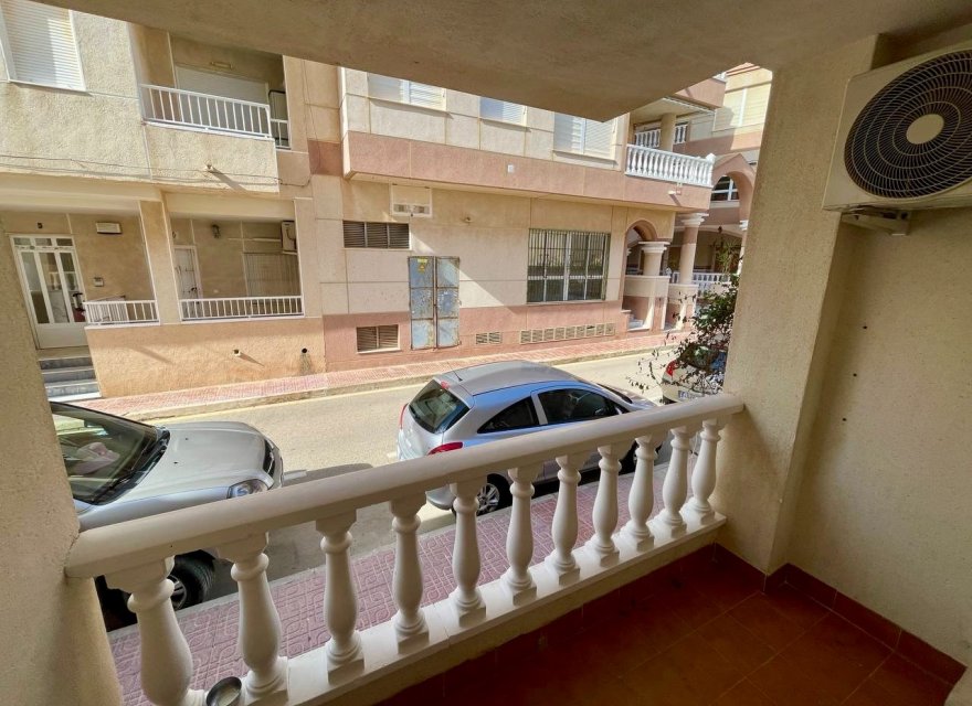 Odsprzedaż - Apartament - Torrevieja - La Mata pueblo