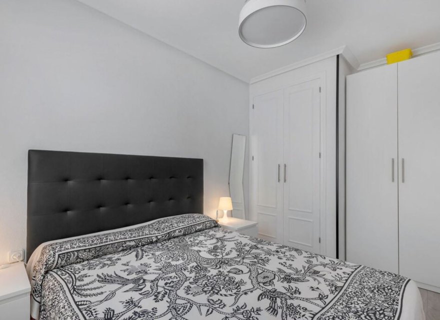 Odsprzedaż - Apartament - Torrevieja - La Mata