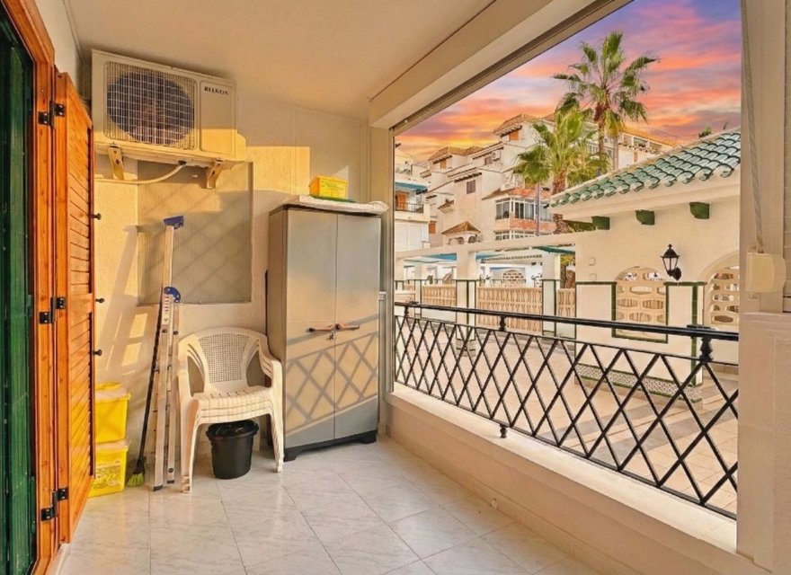 Odsprzedaż - Apartament - Torrevieja - La Mata