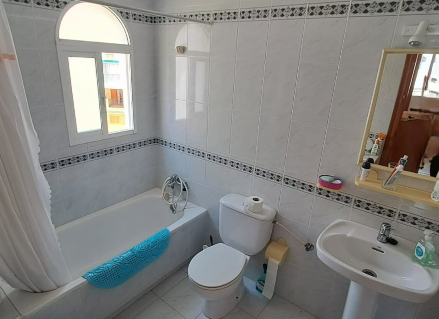 Odsprzedaż - Apartament - Torrevieja - La Mata