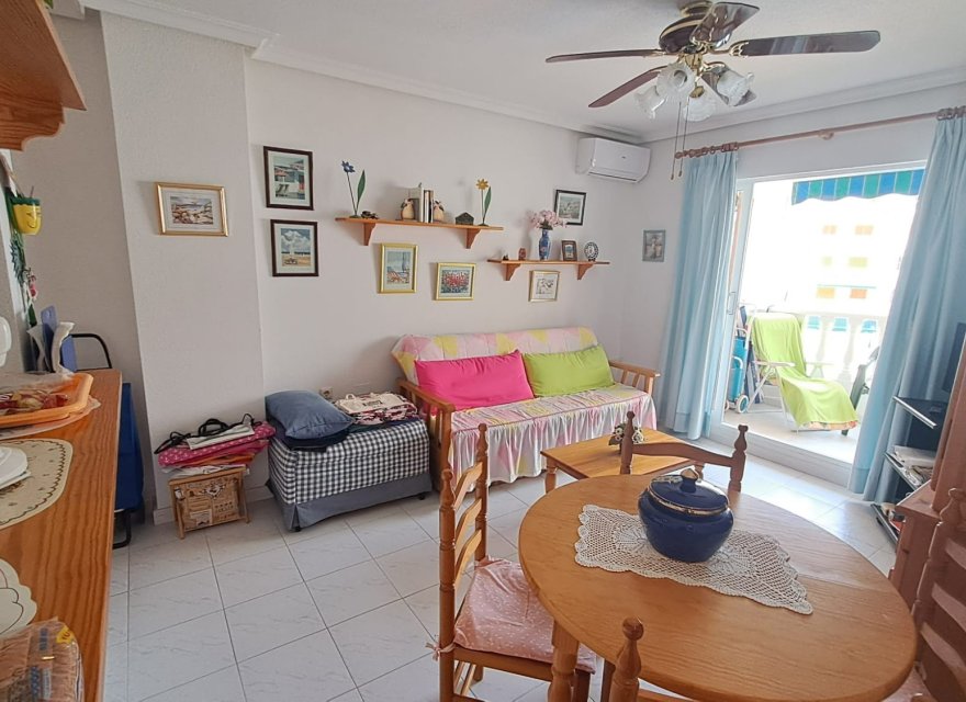 Odsprzedaż - Apartament - Torrevieja - La Mata