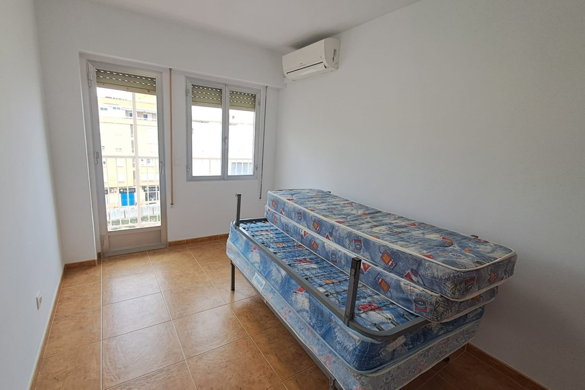 Odsprzedaż - Apartament - Torrevieja - La Mata