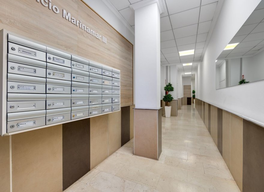 Odsprzedaż - Apartament - Torrevieja - Las Piscinas Naturales