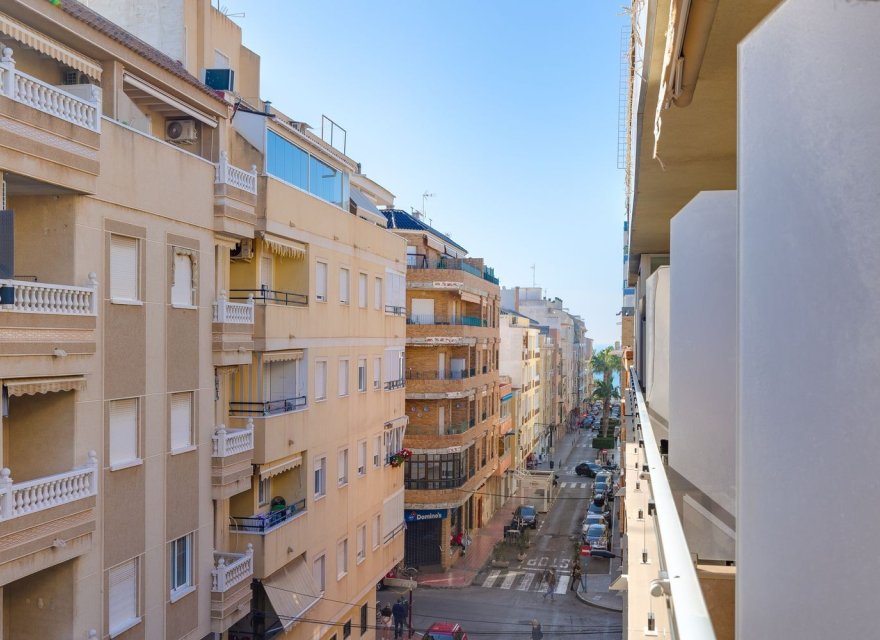 Odsprzedaż - Apartament - Torrevieja - Las Piscinas Naturales