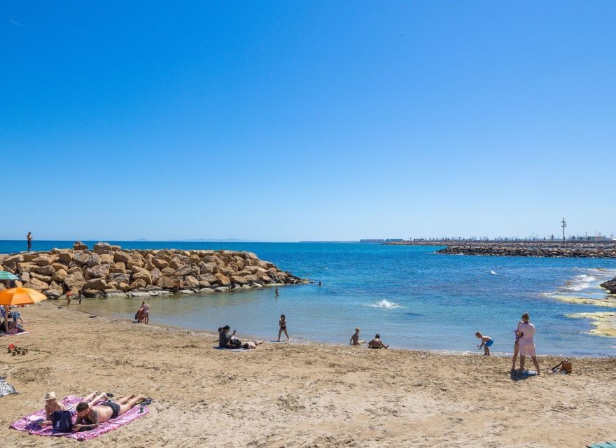 Odsprzedaż - Apartament - Torrevieja - Las Piscinas Naturales