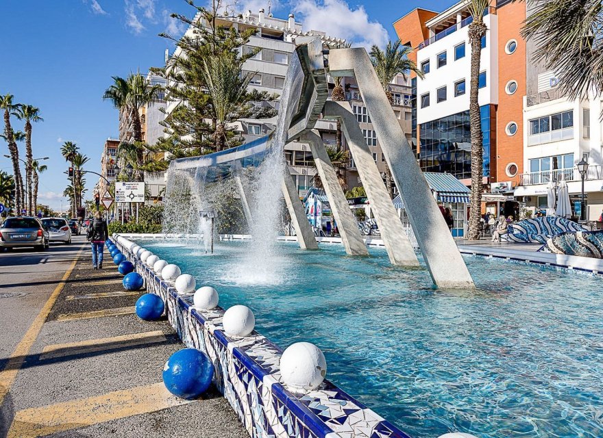 Odsprzedaż - Apartament - Torrevieja - Las Piscinas Naturales