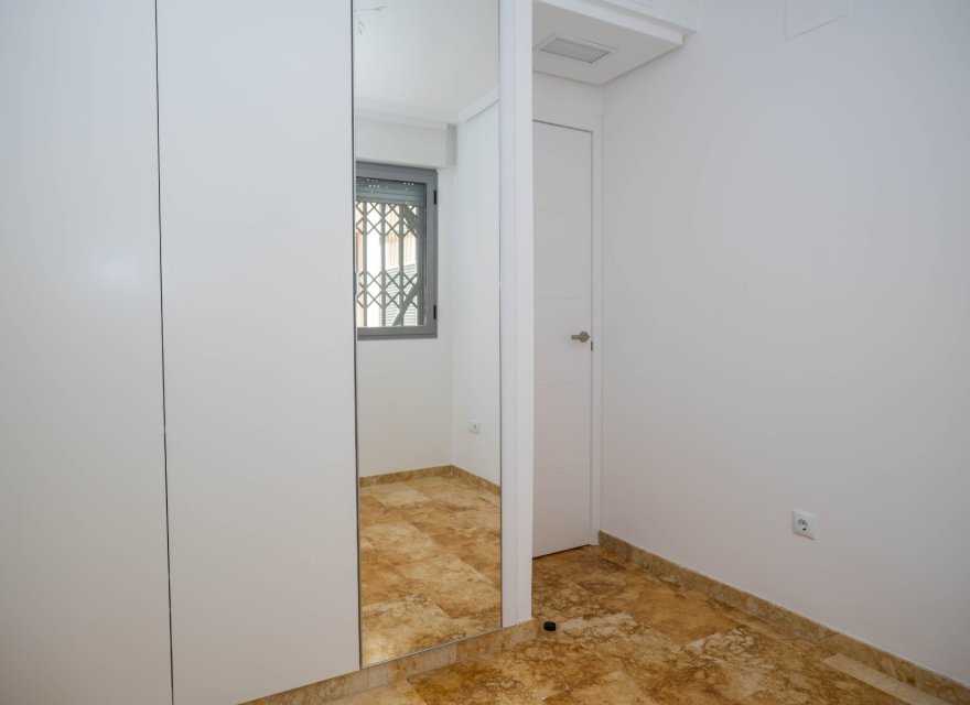 Odsprzedaż - Apartament - Torrevieja - Playa del Cura