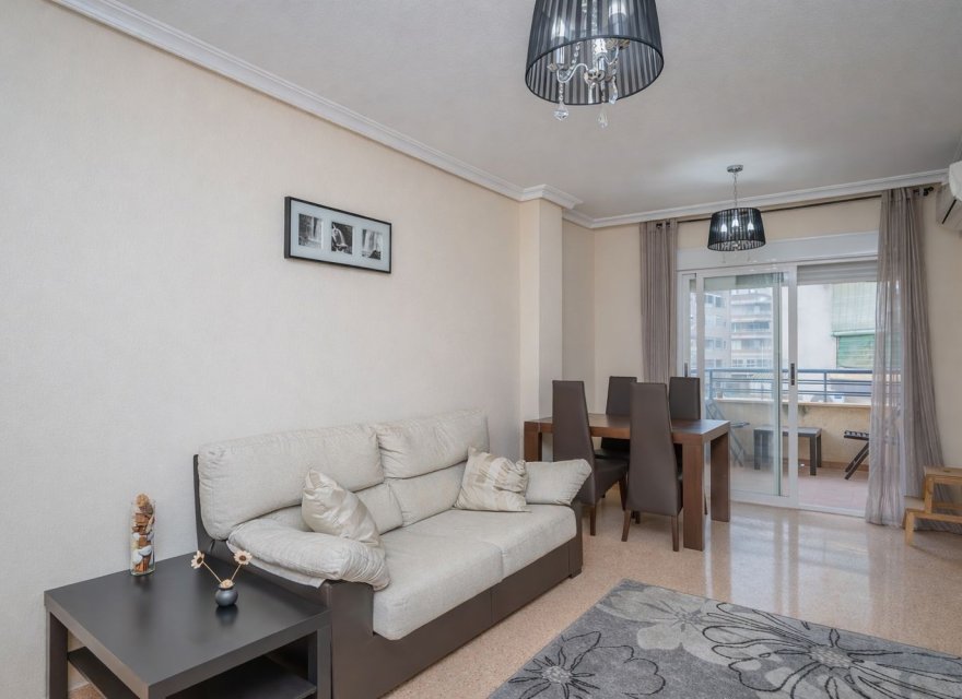 Odsprzedaż - Apartament - Torrevieja - Puerto Deportivo