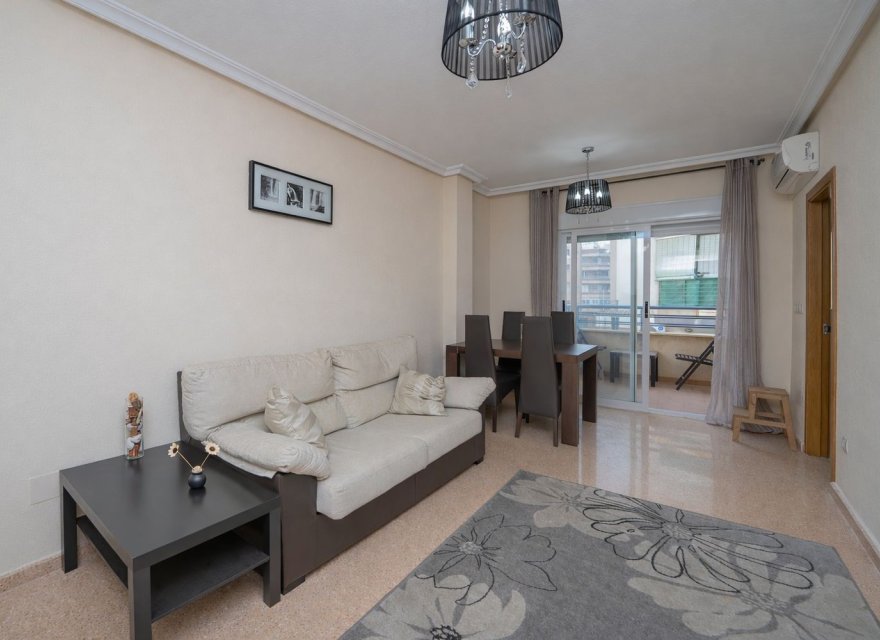 Odsprzedaż - Apartament - Torrevieja - Puerto Deportivo