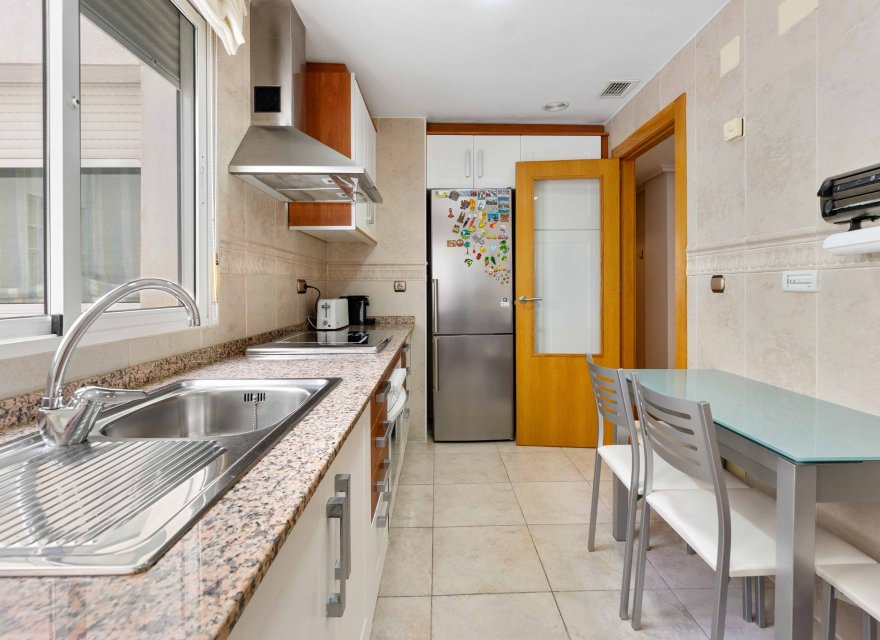 Odsprzedaż - Apartament - Torrevieja - Torrevieja Centro