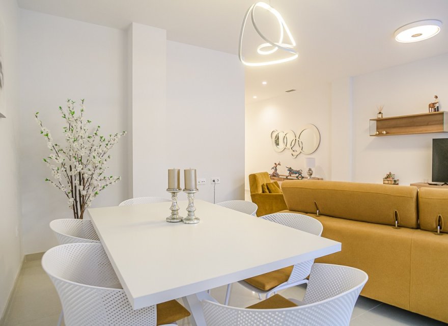 Odsprzedaż - Apartament - Torrevieja