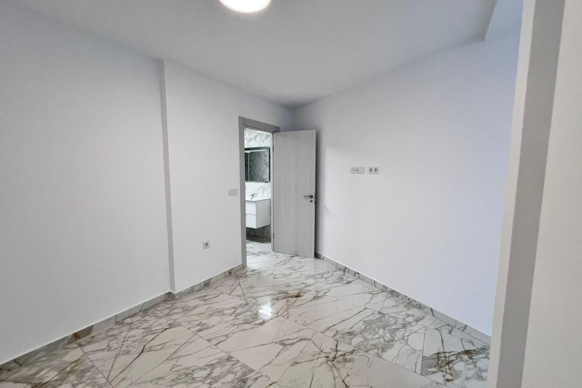 Odsprzedaż - Apartament - Torrevieja