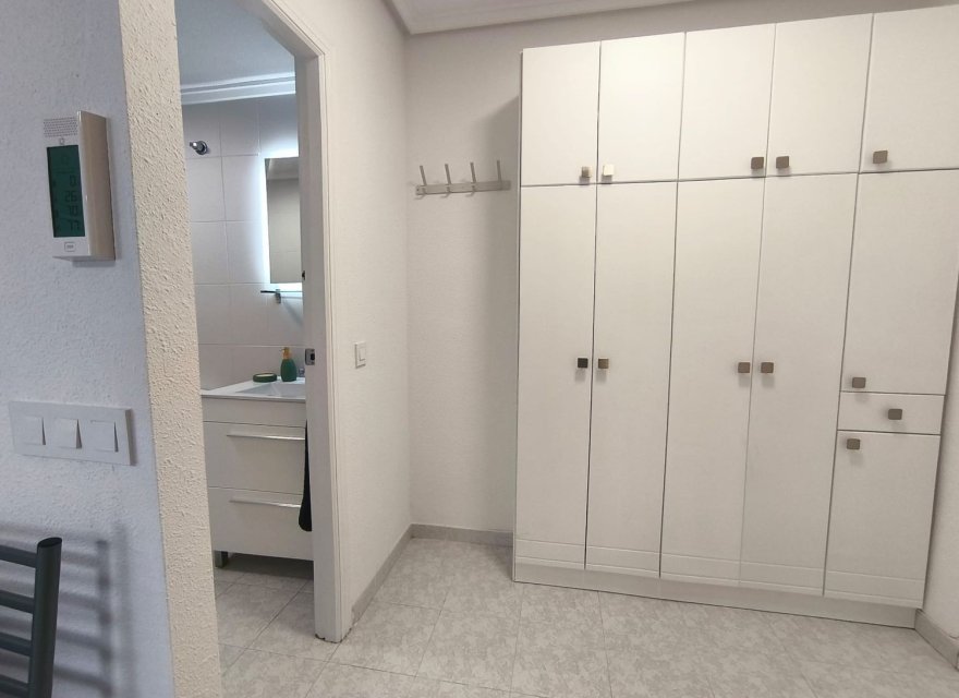 Odsprzedaż - Apartament - Torrevieja