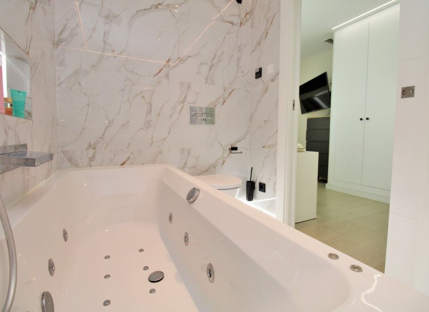 Odsprzedaż - Apartament - Torrevieja