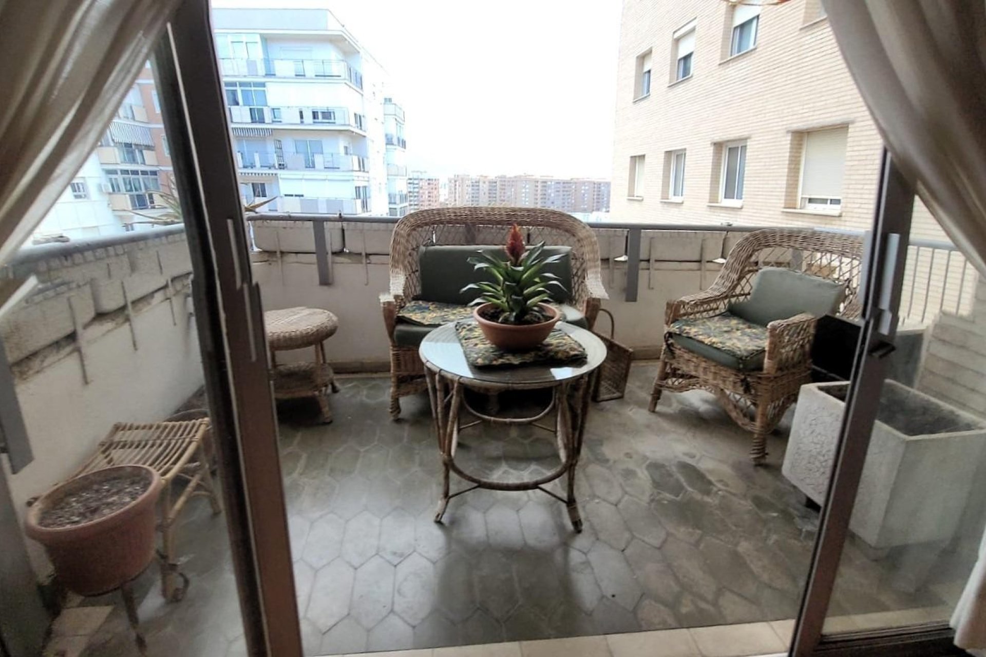 Odsprzedaż - Apartament - Valencia - Ciutat Universitaria