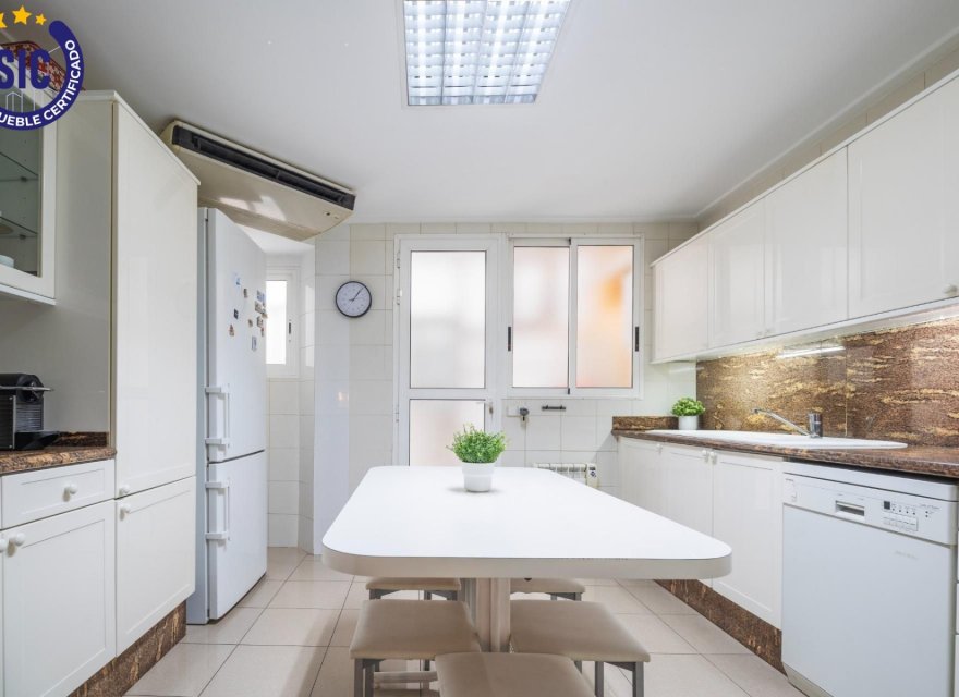 Odsprzedaż - Apartament - Valencia - l'Eixample
