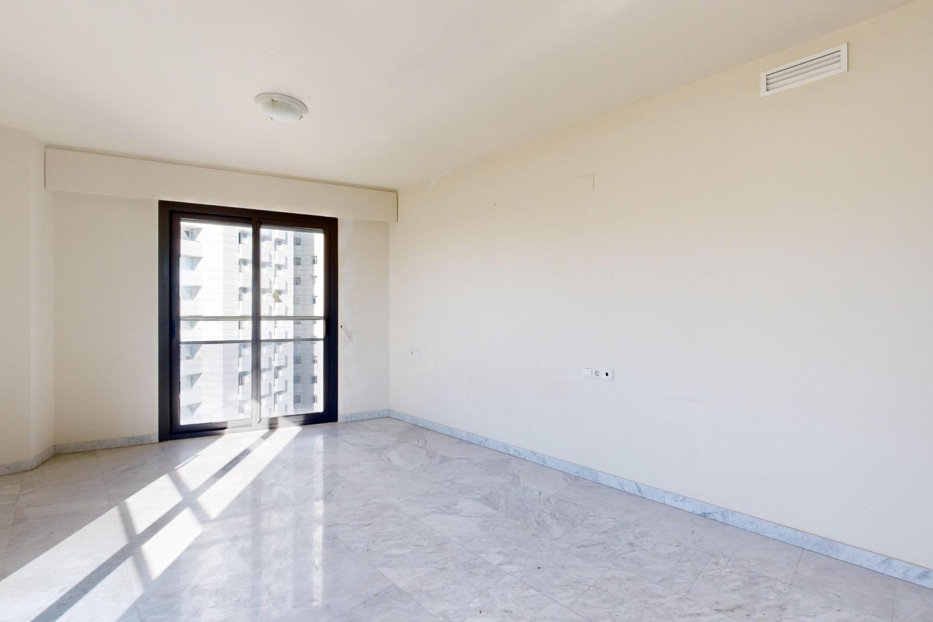 Odsprzedaż - Apartament - Valencia - Penya-roja