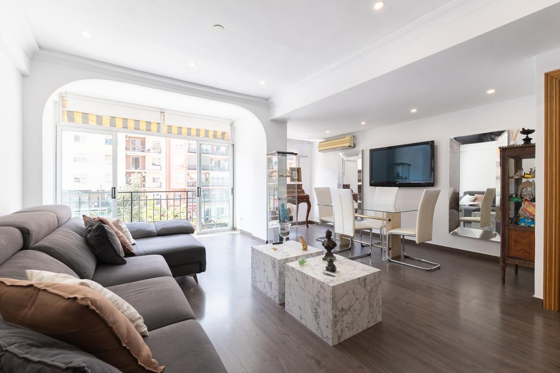 Odsprzedaż - Apartament - Valencia - Quatre Carreres