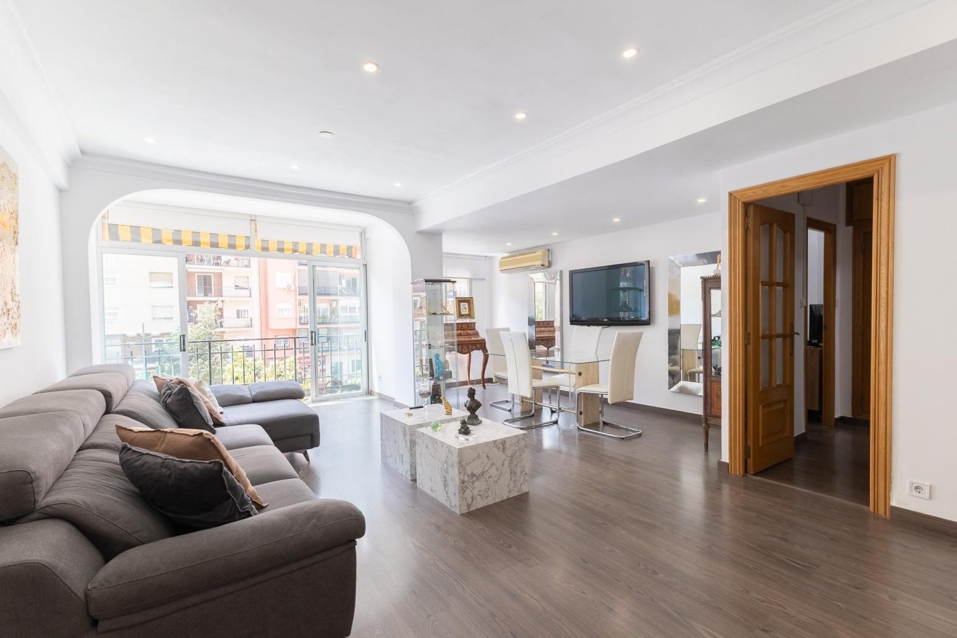 Odsprzedaż - Apartament - Valencia - Quatre Carreres