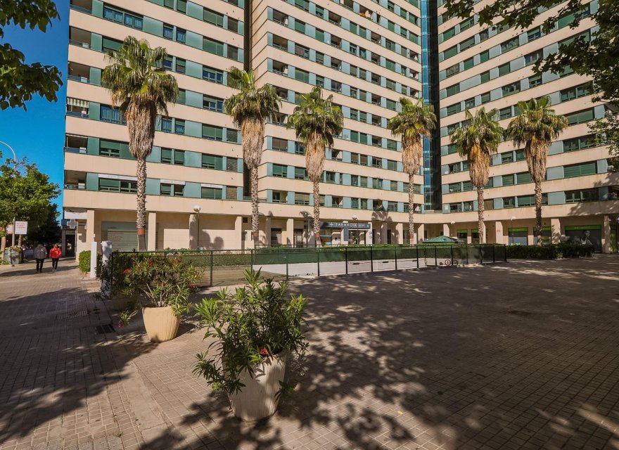 Odsprzedaż - Apartament - Valencia - Quatre Carreres