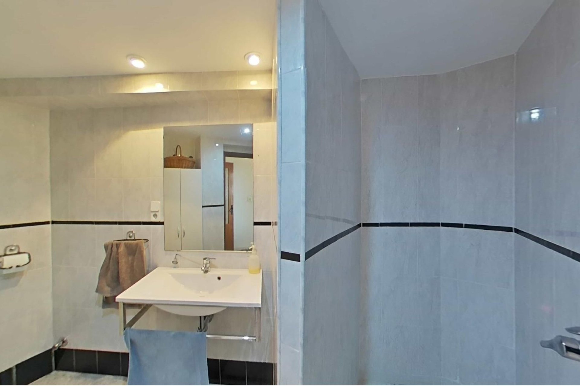 Odsprzedaż - Apartament - Valencia - Torrefiel