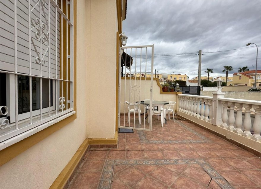 Odsprzedaż - Bungalow - Orihuela Costa - Los Almendros-la Florida