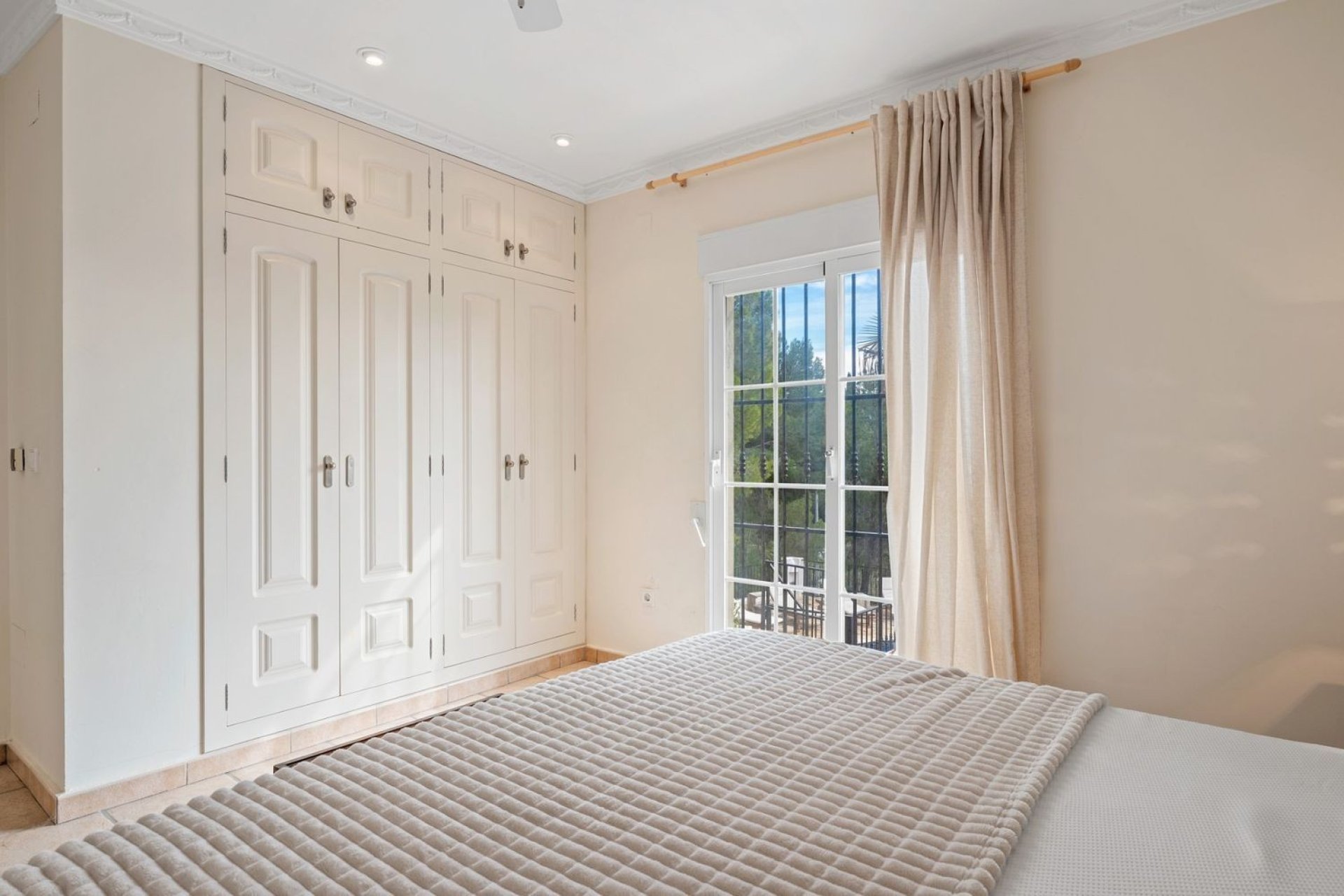 Odsprzedaż - Działka - Altea