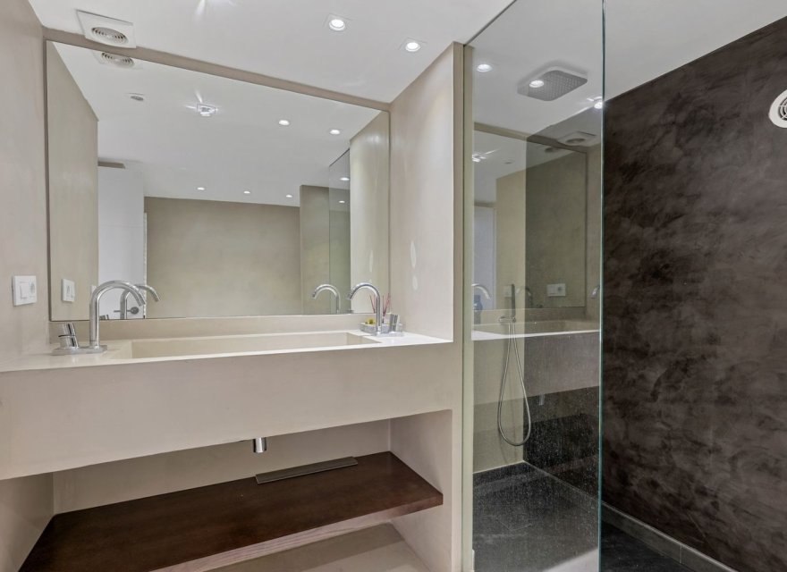 Odsprzedaż - Działka - Altea