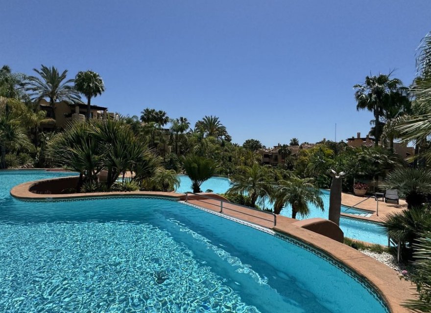 Odsprzedaż - Komercyjna - Marbella - Costa del Sol