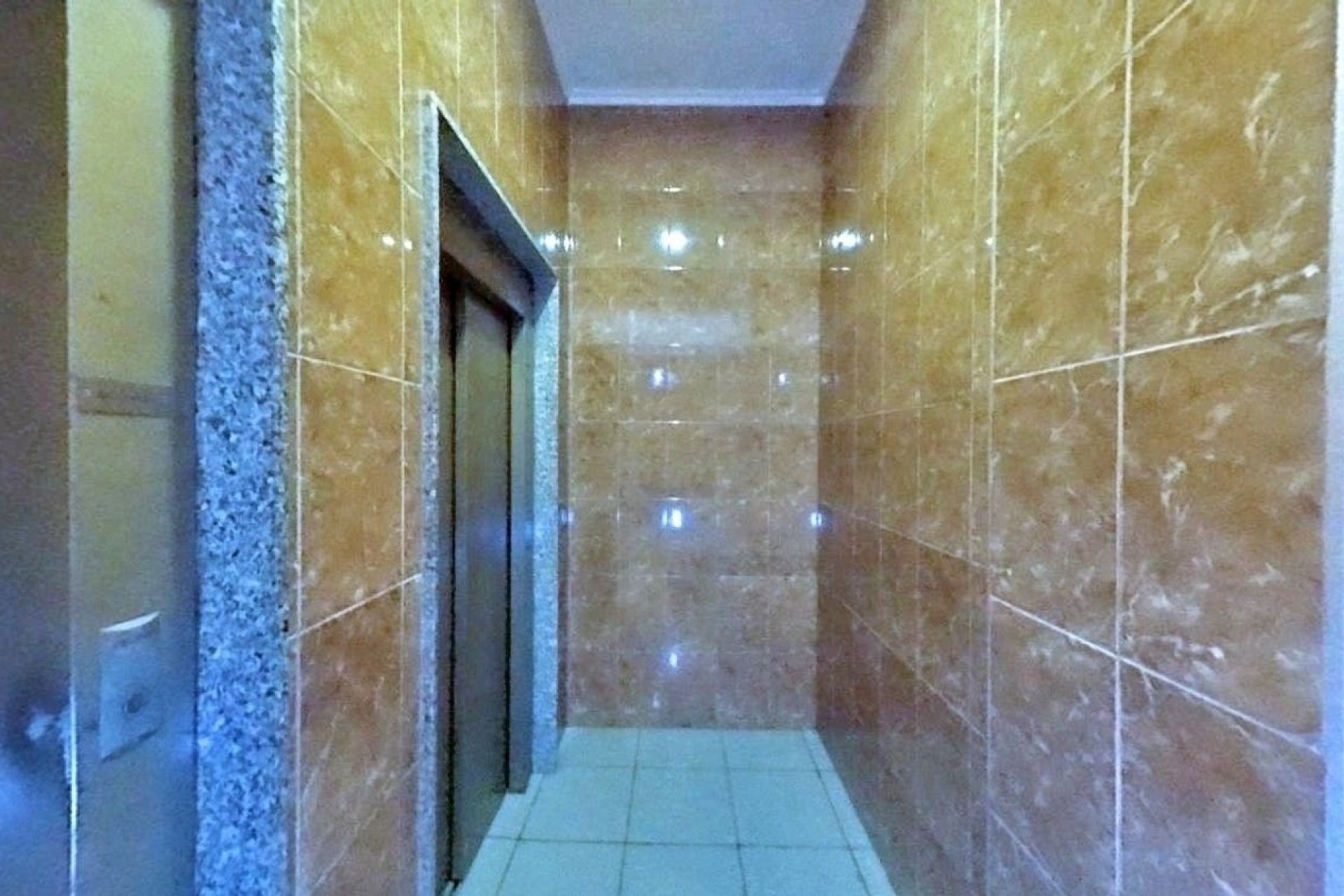 Odsprzedaż - Komercyjna - Torrevieja