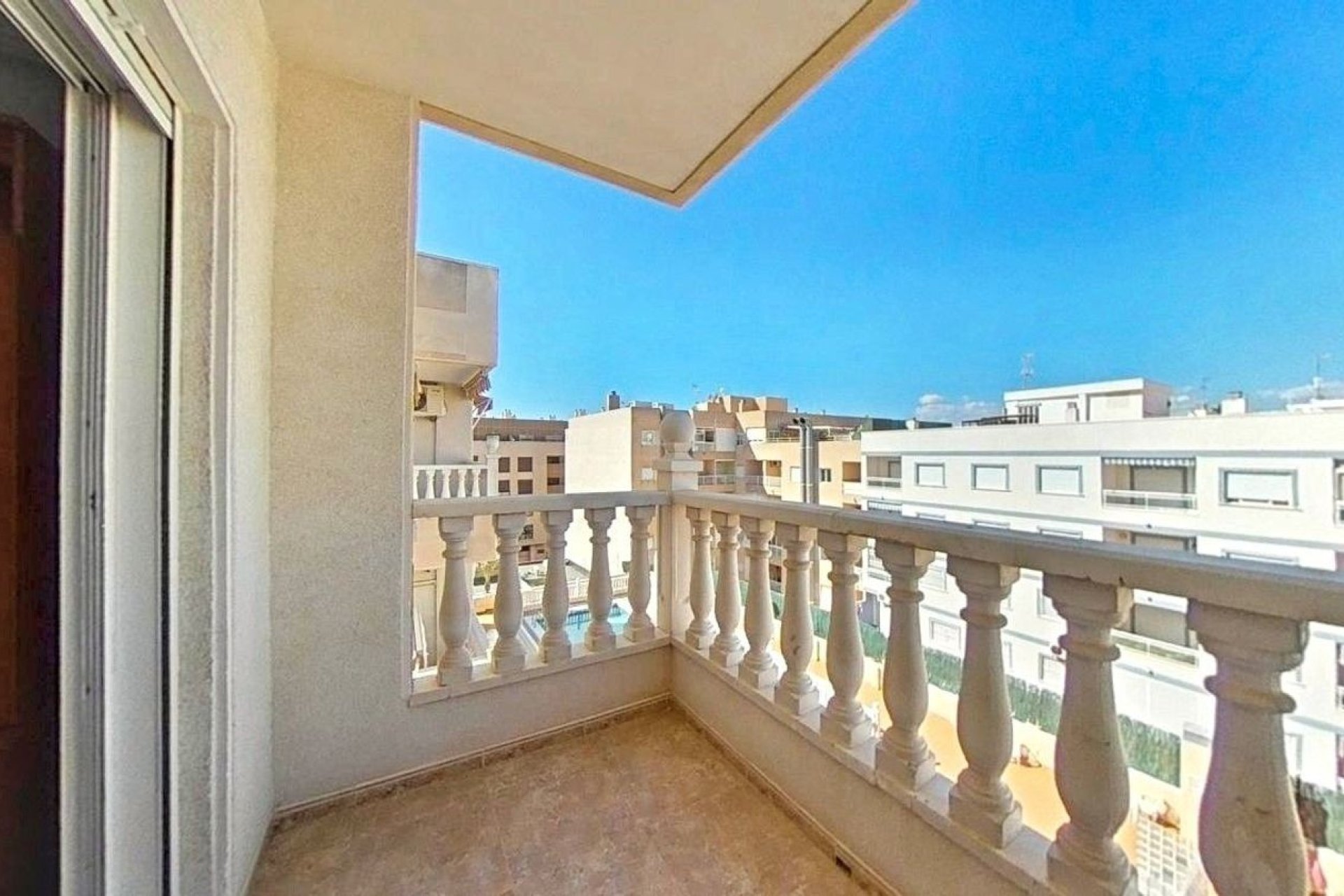 Odsprzedaż - Komercyjna - Torrevieja