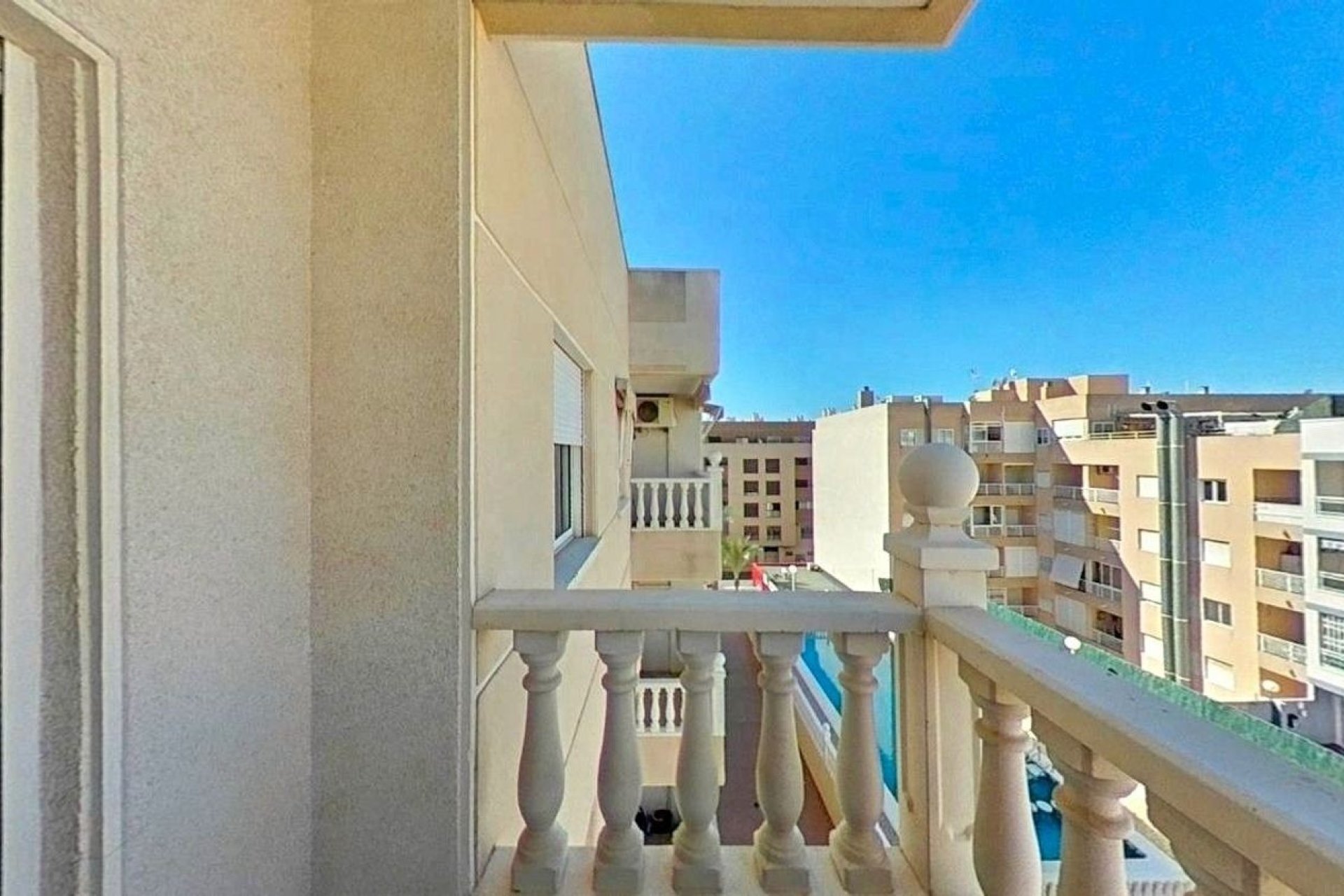 Odsprzedaż - Komercyjna - Torrevieja