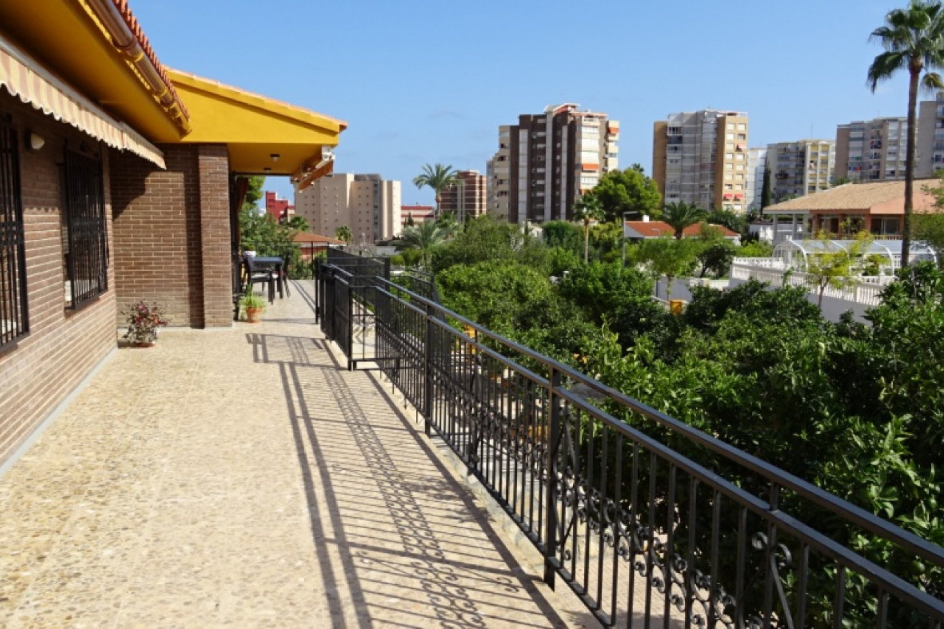 Odsprzedaż - Willa - Benidorm - Poniente