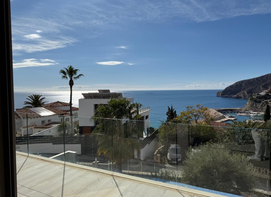 Odsprzedaż - Willa - Calpe