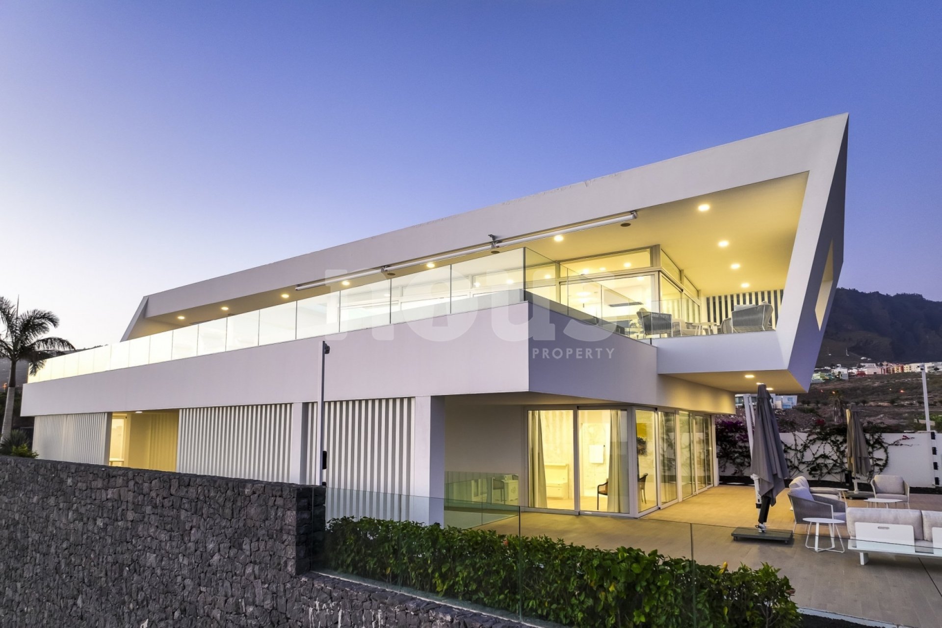 Odsprzedaż - Willa - Costa Adeje (La Caleta) - Villa Yacht