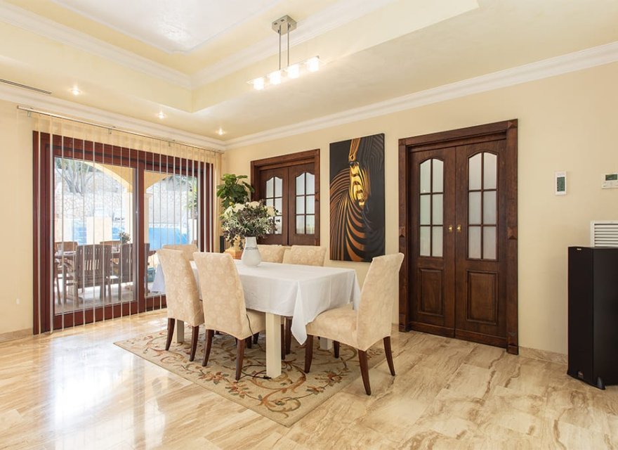 Odsprzedaż - Willa - El Toro