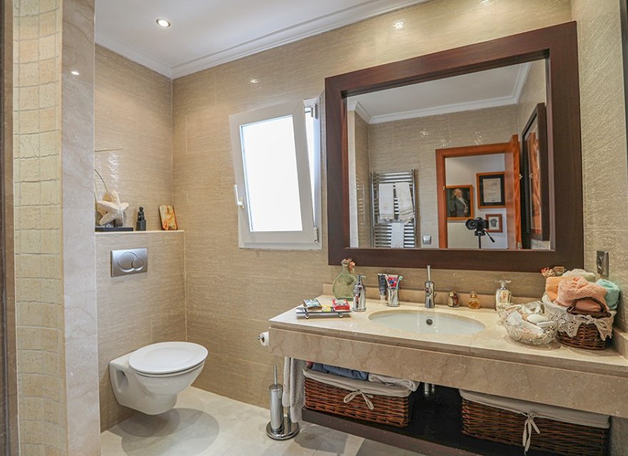 Odsprzedaż - Willa - El Toro