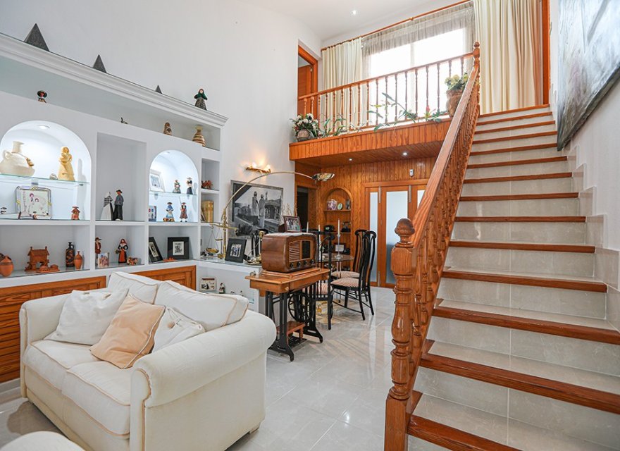 Odsprzedaż - Willa - El Toro