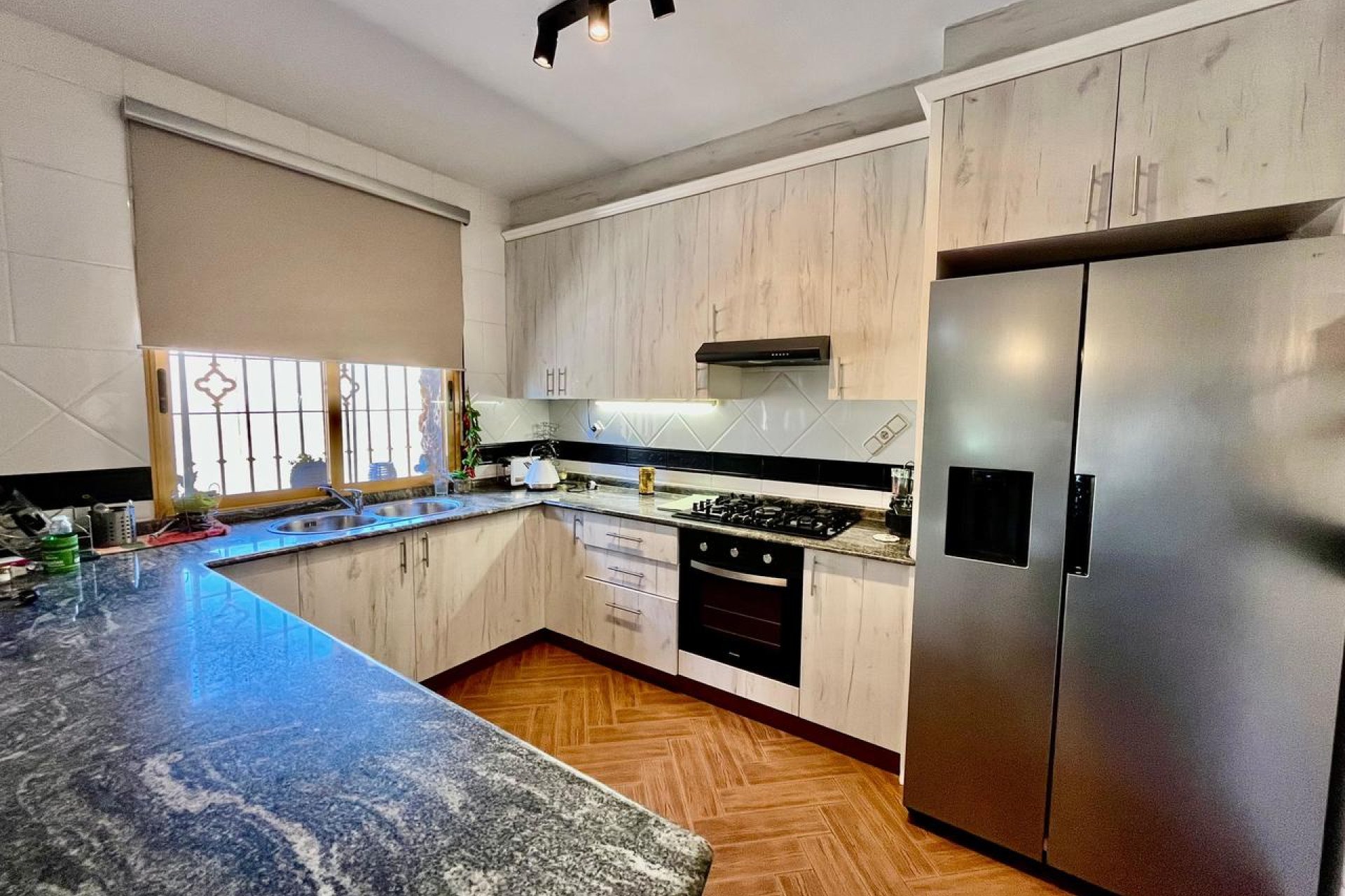 Odsprzedaż - Willa - Fortuna - Inland