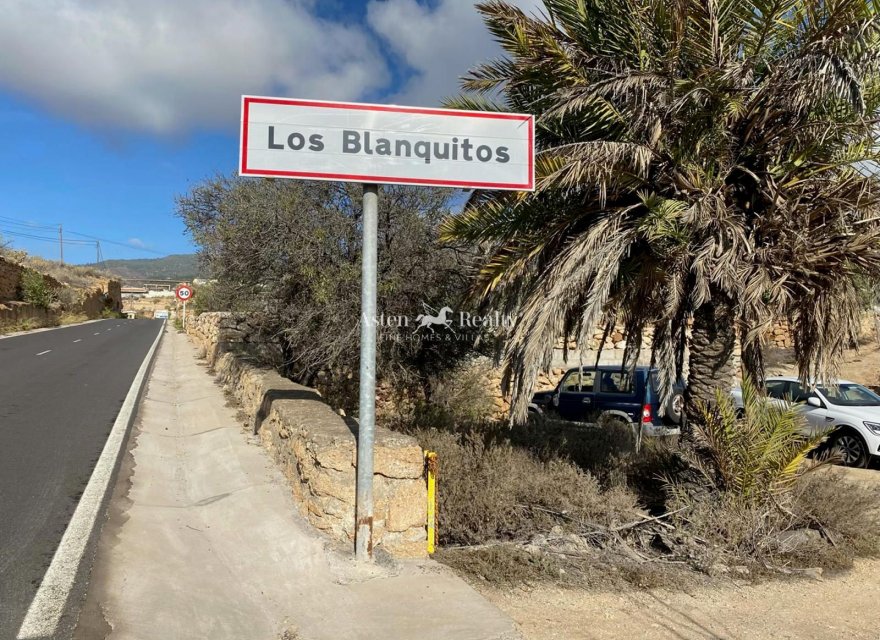 Odsprzedaż - Willa - Granadilla