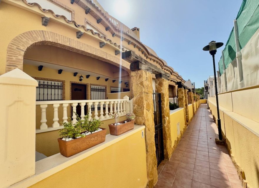 Odsprzedaż - Willa - Guardamar del Segura