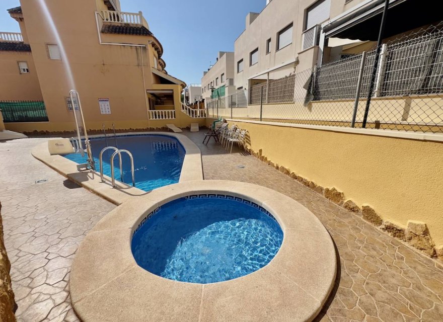 Odsprzedaż - Willa - Guardamar del Segura