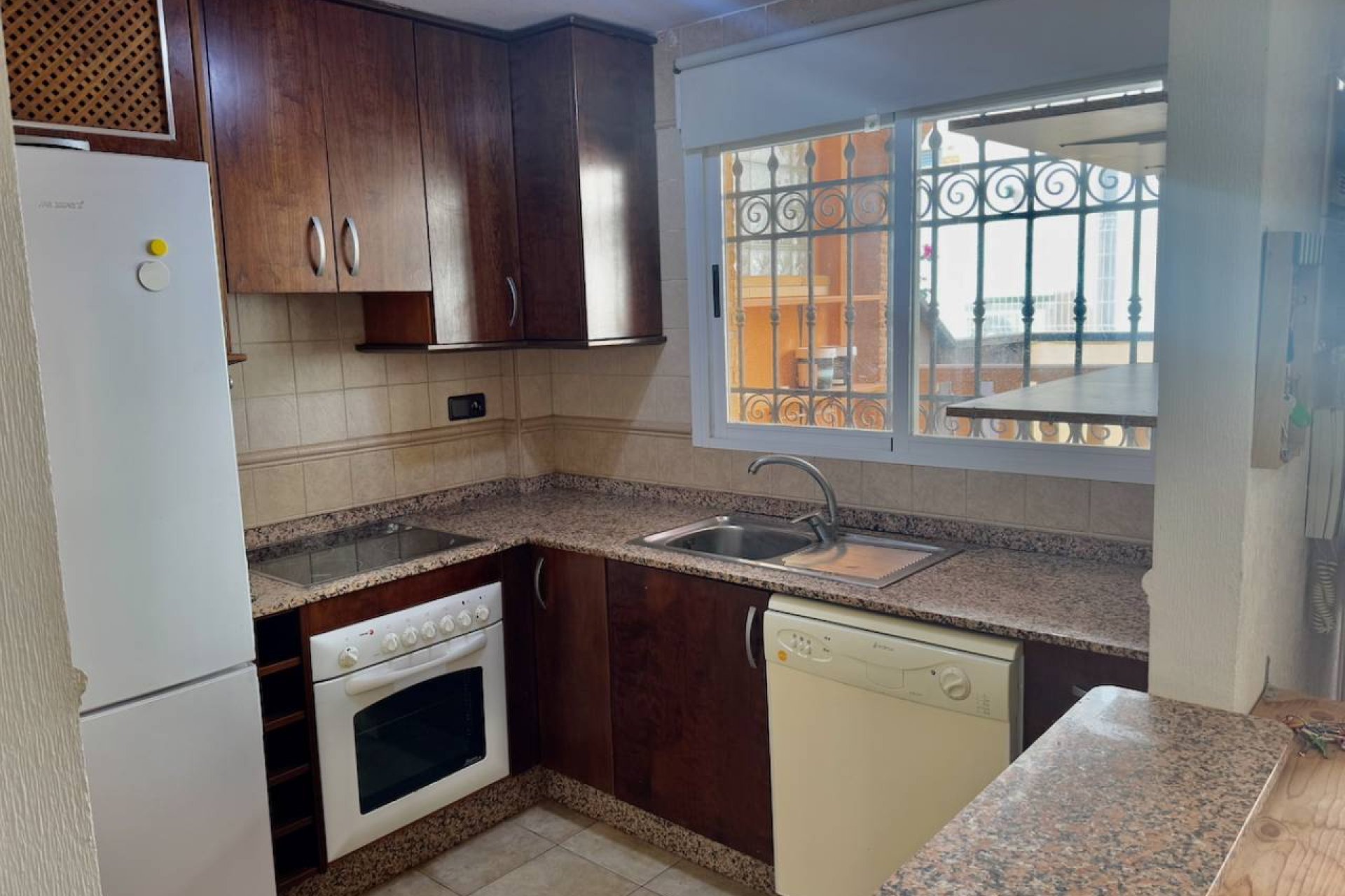 Odsprzedaż - Willa - Guardamar del Segura