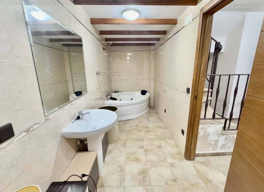 Odsprzedaż - Willa - Guardamar del Segura