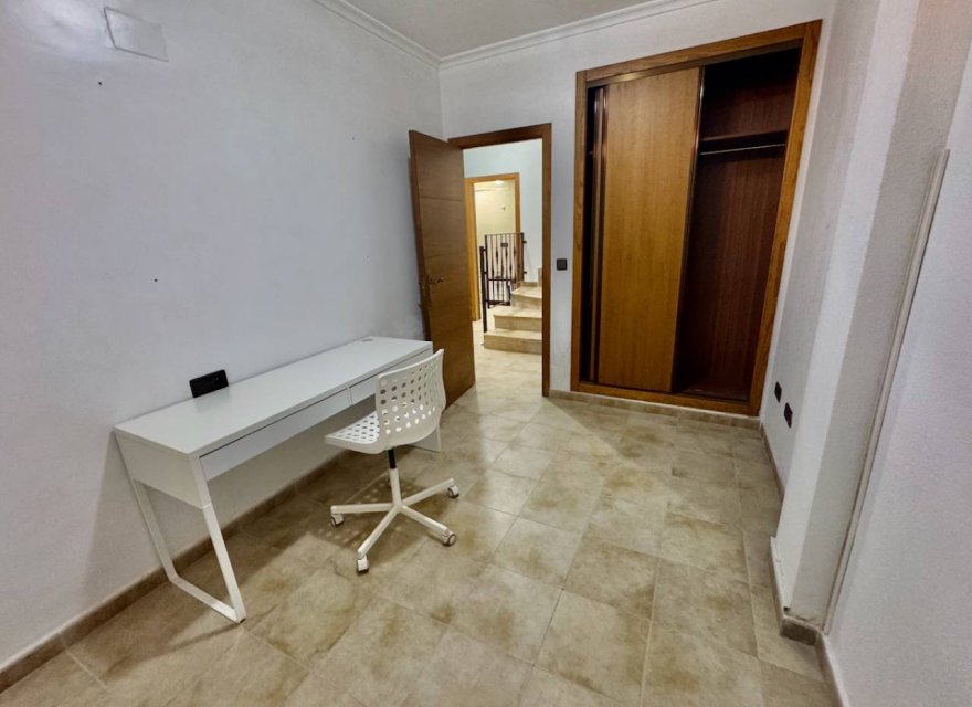 Odsprzedaż - Willa - Guardamar del Segura