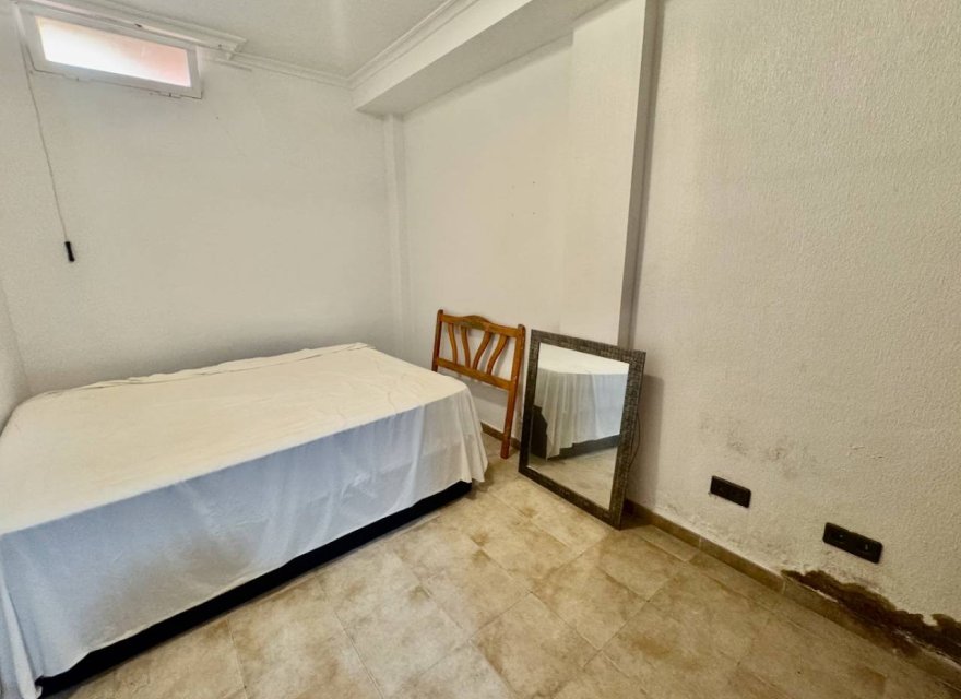 Odsprzedaż - Willa - Guardamar del Segura