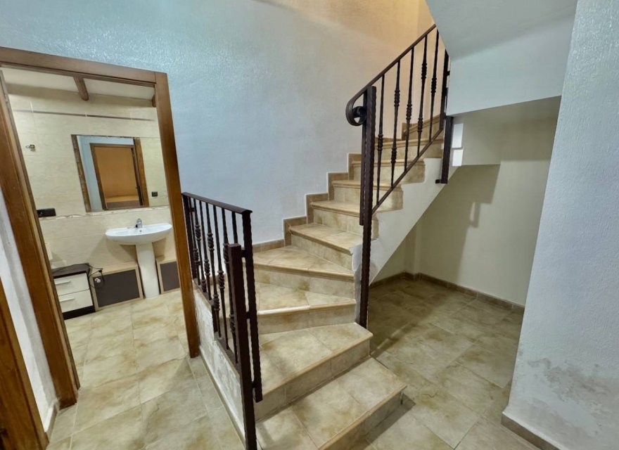 Odsprzedaż - Willa - Guardamar del Segura