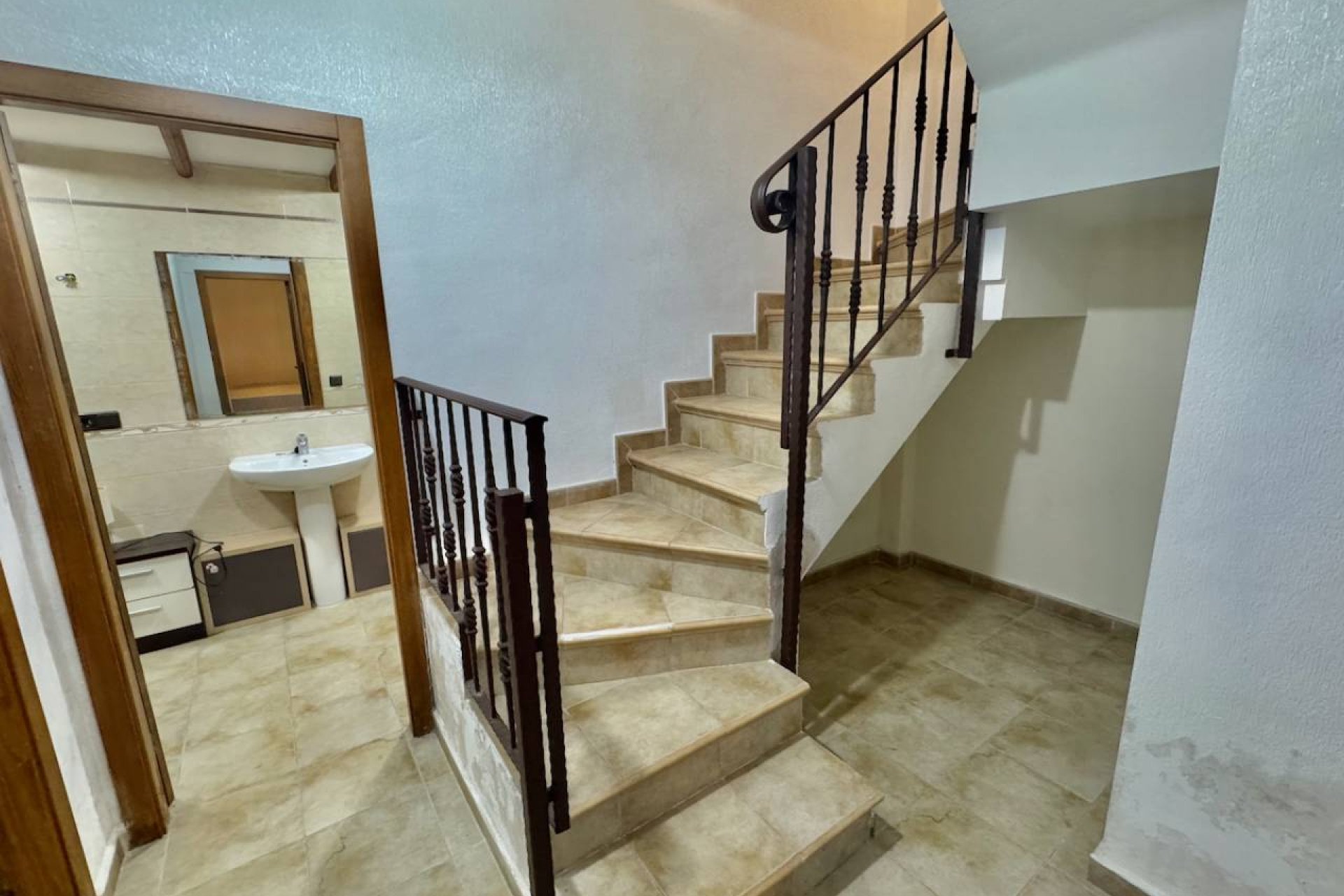 Odsprzedaż - Willa - Guardamar del Segura