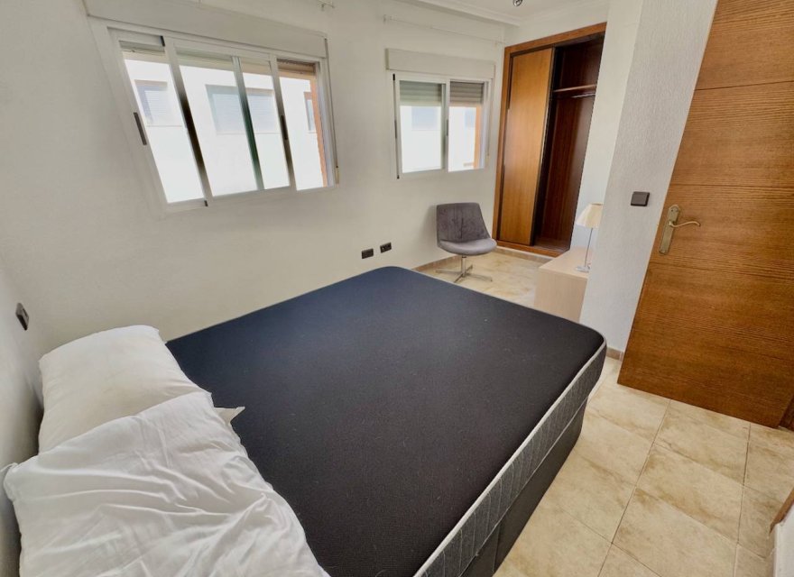 Odsprzedaż - Willa - Guardamar del Segura